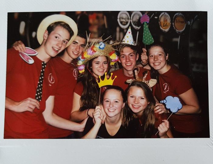 Polaroidfoto_sportcommissie.jpeg